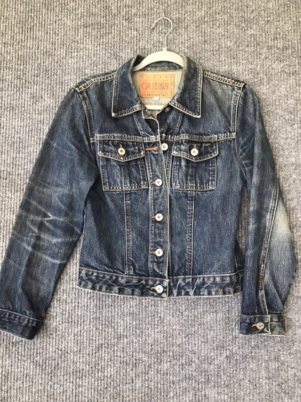 Vintage 1990s GUESS cropped Blue Denim Jean Trucker Jacket sz Medium made USA